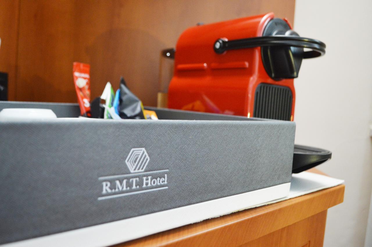 Hotel Athos R.M.T. คลูจ-นาโปกา ภายนอก รูปภาพ