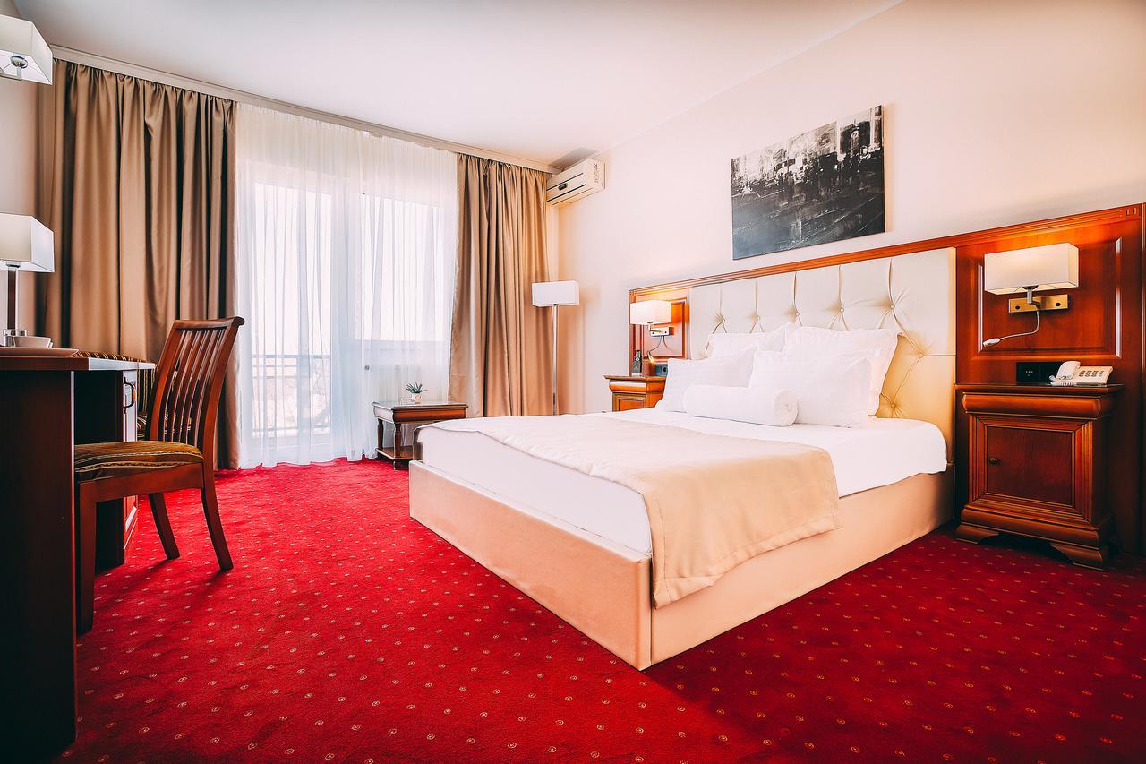 Hotel Athos R.M.T. คลูจ-นาโปกา ห้อง รูปภาพ