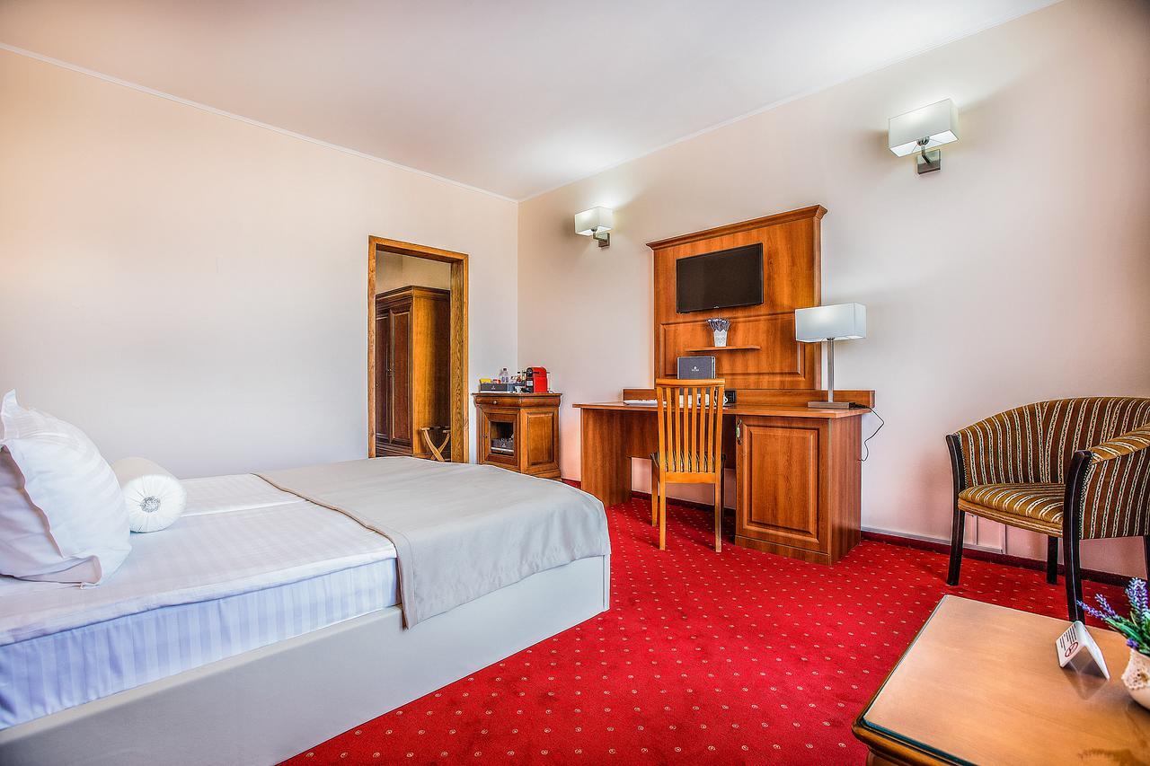 Hotel Athos R.M.T. คลูจ-นาโปกา ห้อง รูปภาพ