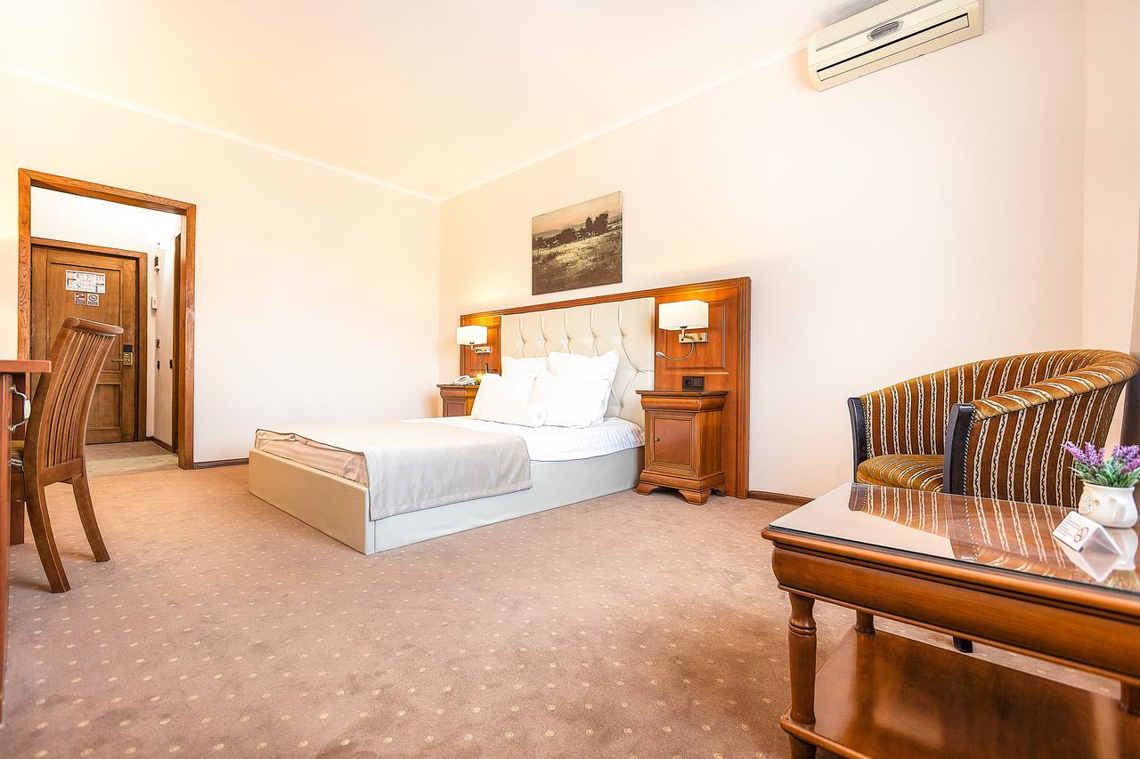 Hotel Athos R.M.T. คลูจ-นาโปกา ห้อง รูปภาพ