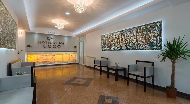 Hotel Athos R.M.T. คลูจ-นาโปกา ภายนอก รูปภาพ