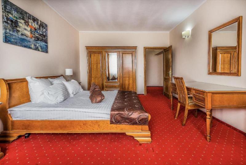 Hotel Athos R.M.T. คลูจ-นาโปกา ภายนอก รูปภาพ